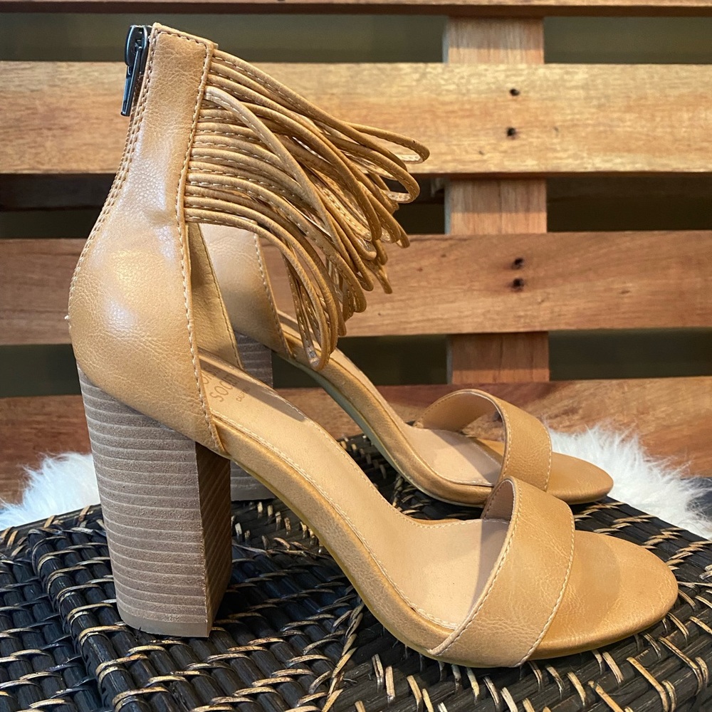 OASIS SOCIETY Nude Blair Thick Ankle Strap Block Heel